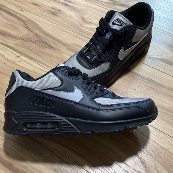 Nike AirMax 90 by Nike I.D. 931902-991 - Picture 4 of 10